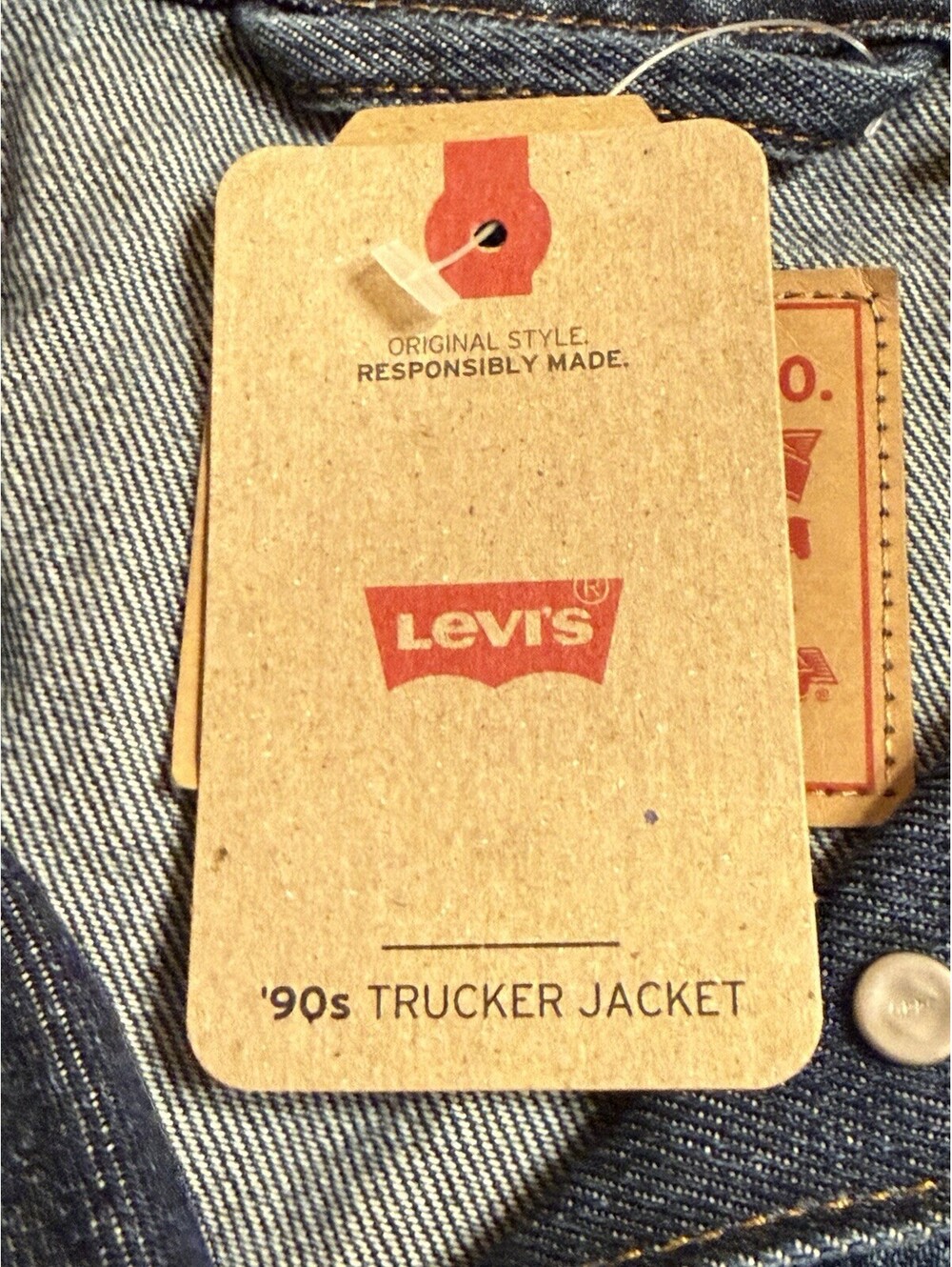 Levi's 90's Denim Trucker Jacket Women’s Size M In Wonderlust Dark Wash - Picture 6 of 7
